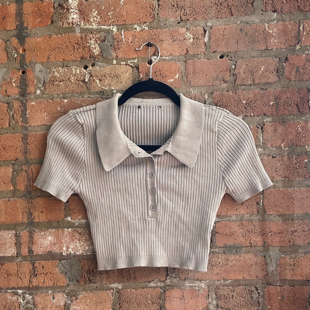 Collared cropped top